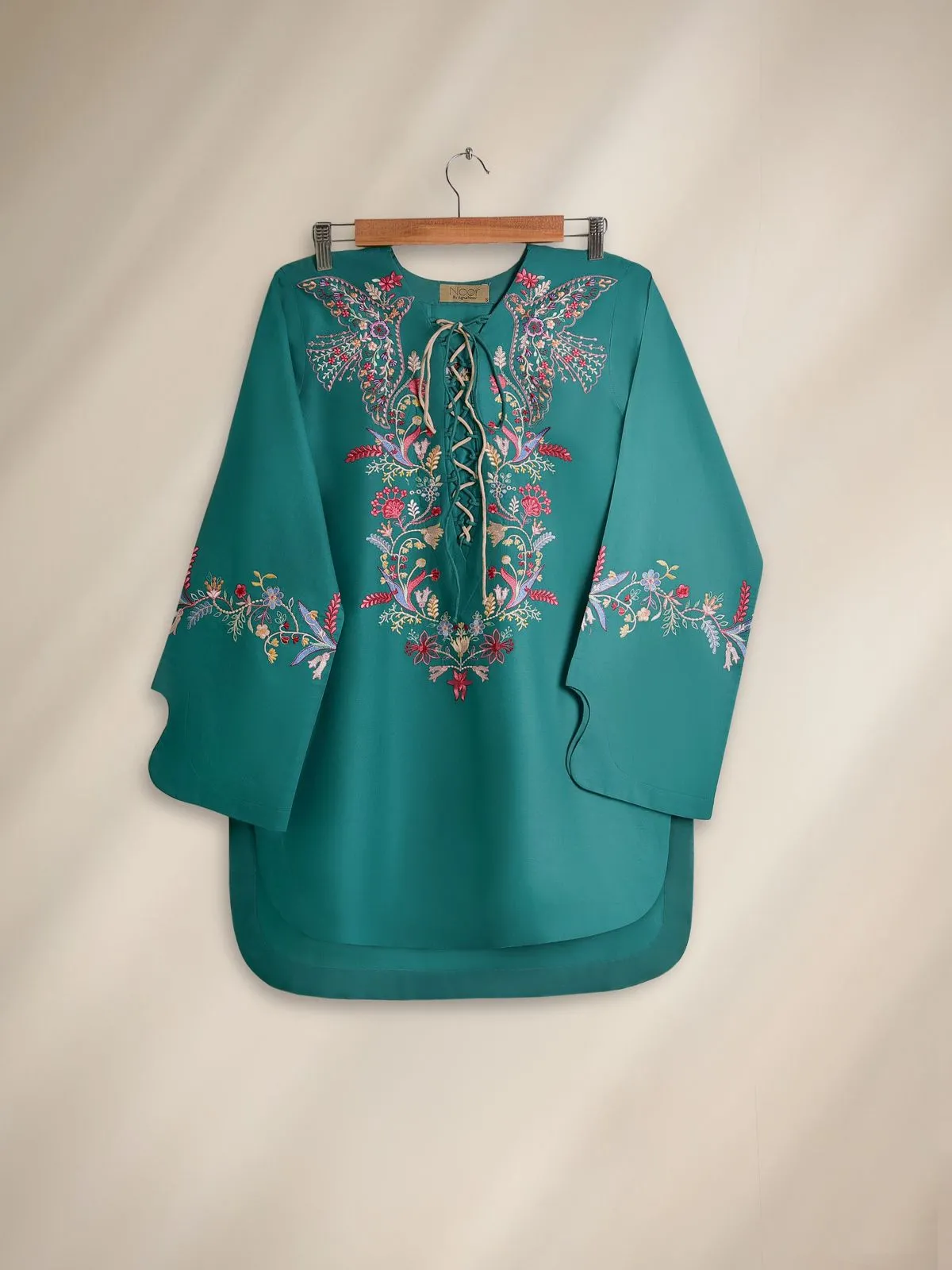 AGHA NOOR WS00117