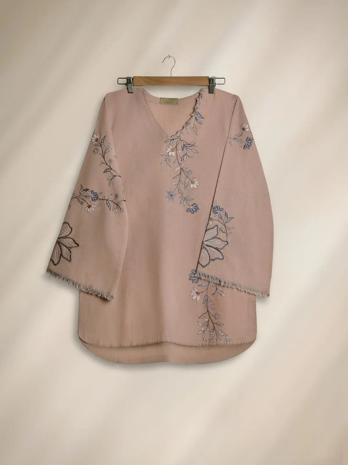 AGHA NOOR Ws00187