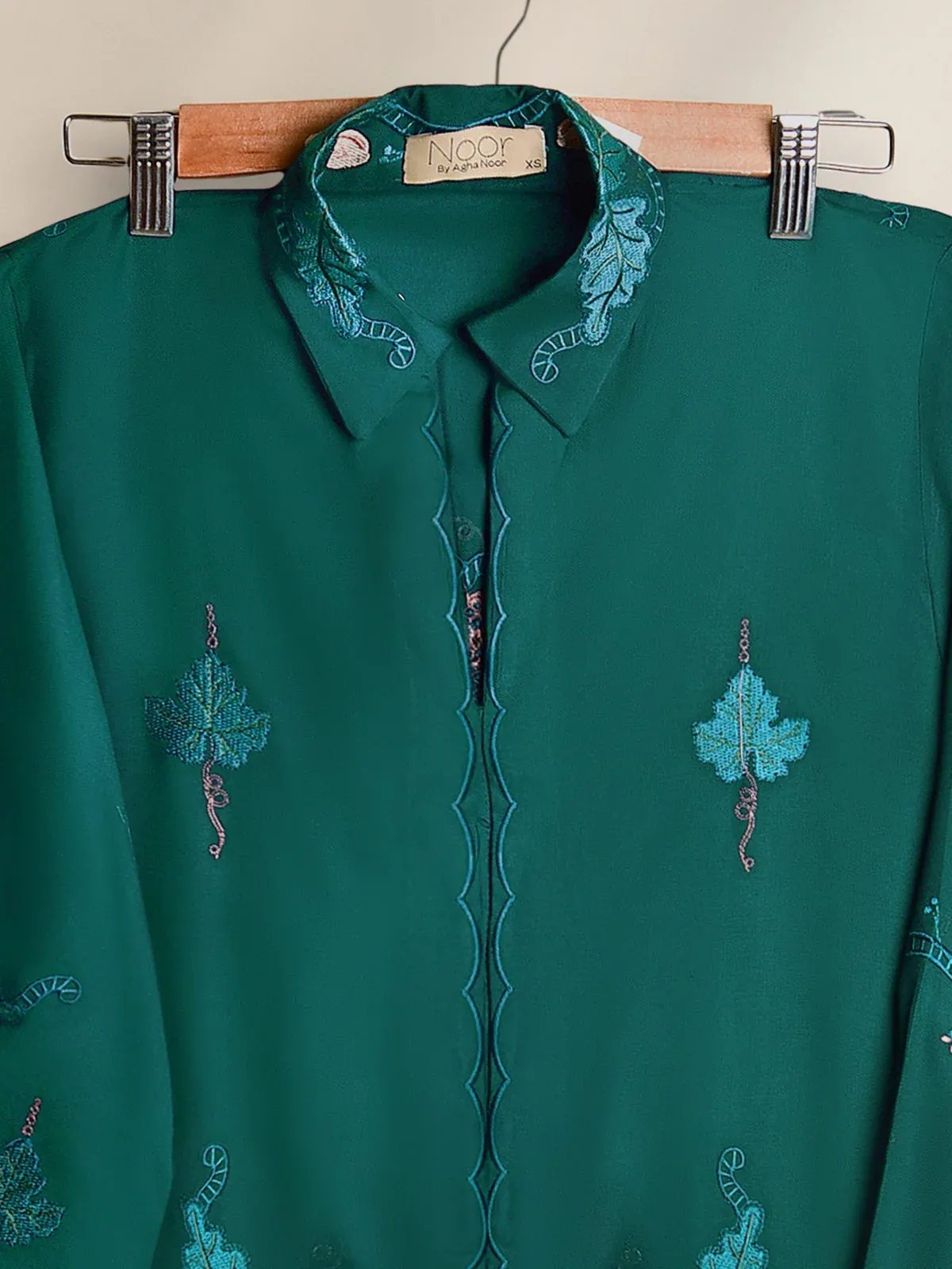 AGHA NOOR Ws00184 