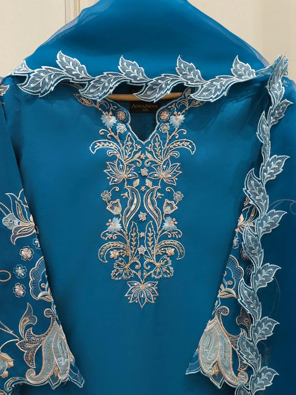 AGHA NOOR S112698