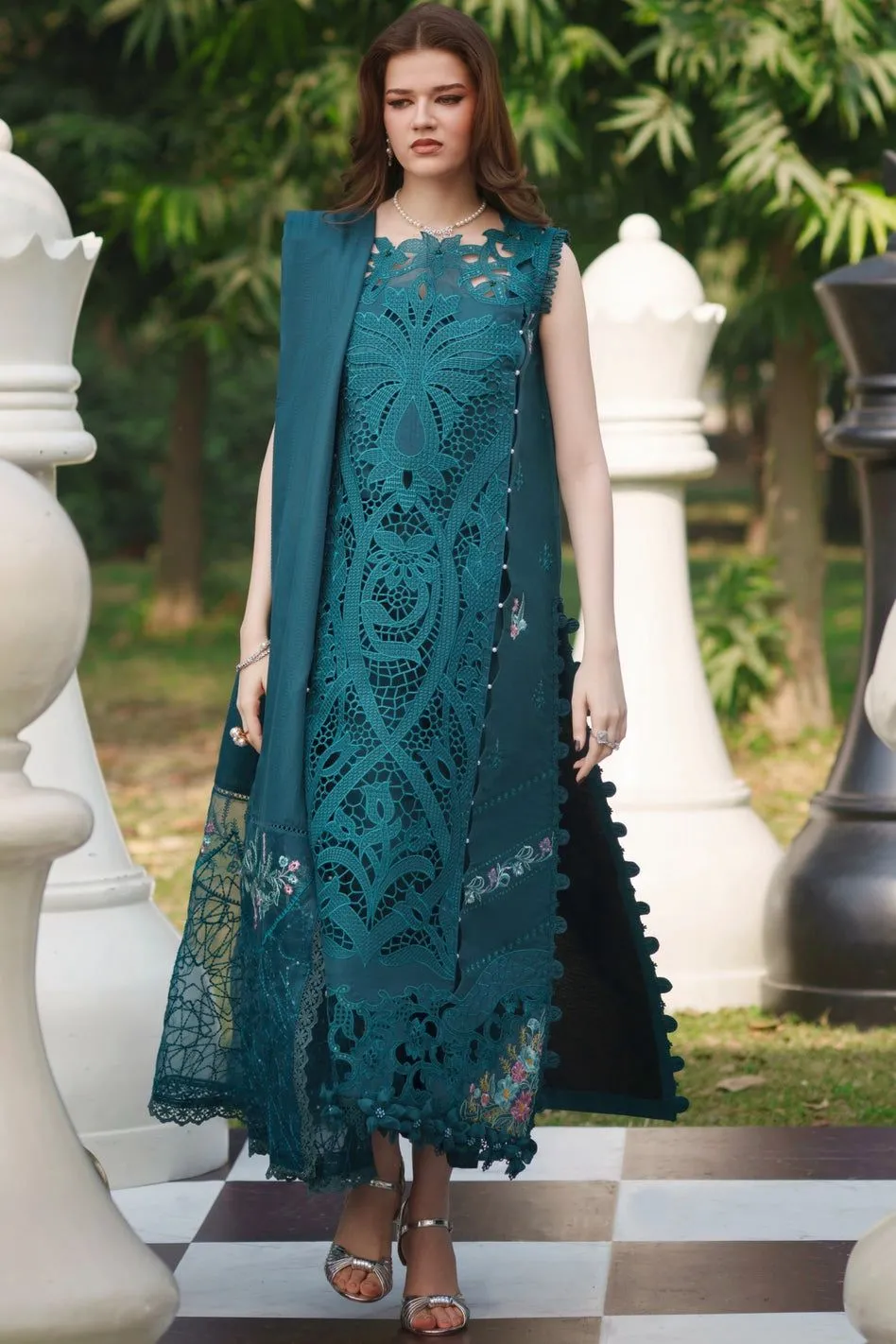 PARISHAY SQ-04 | 3 PC LAWN