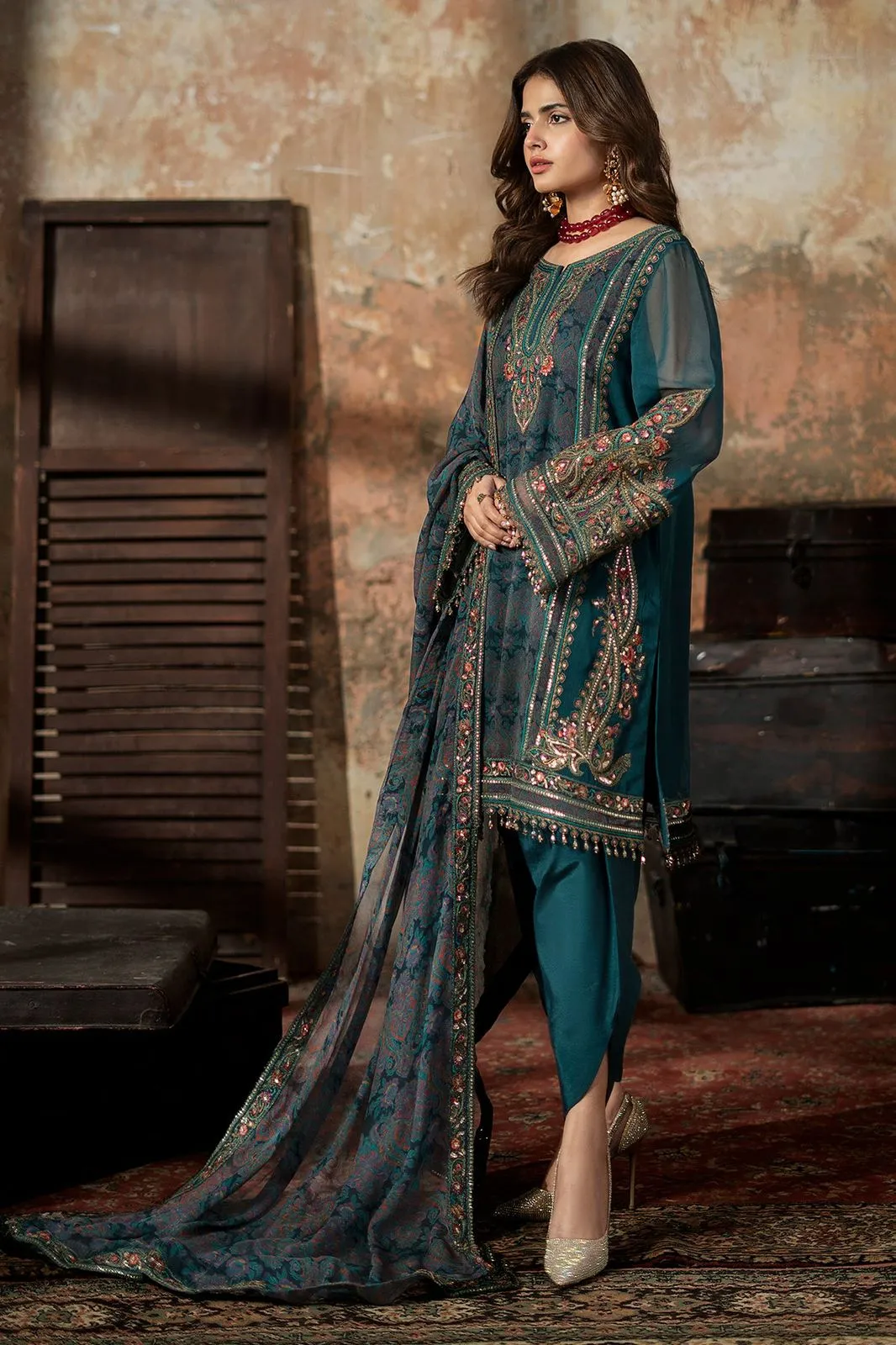 CHARIZMA VASAL