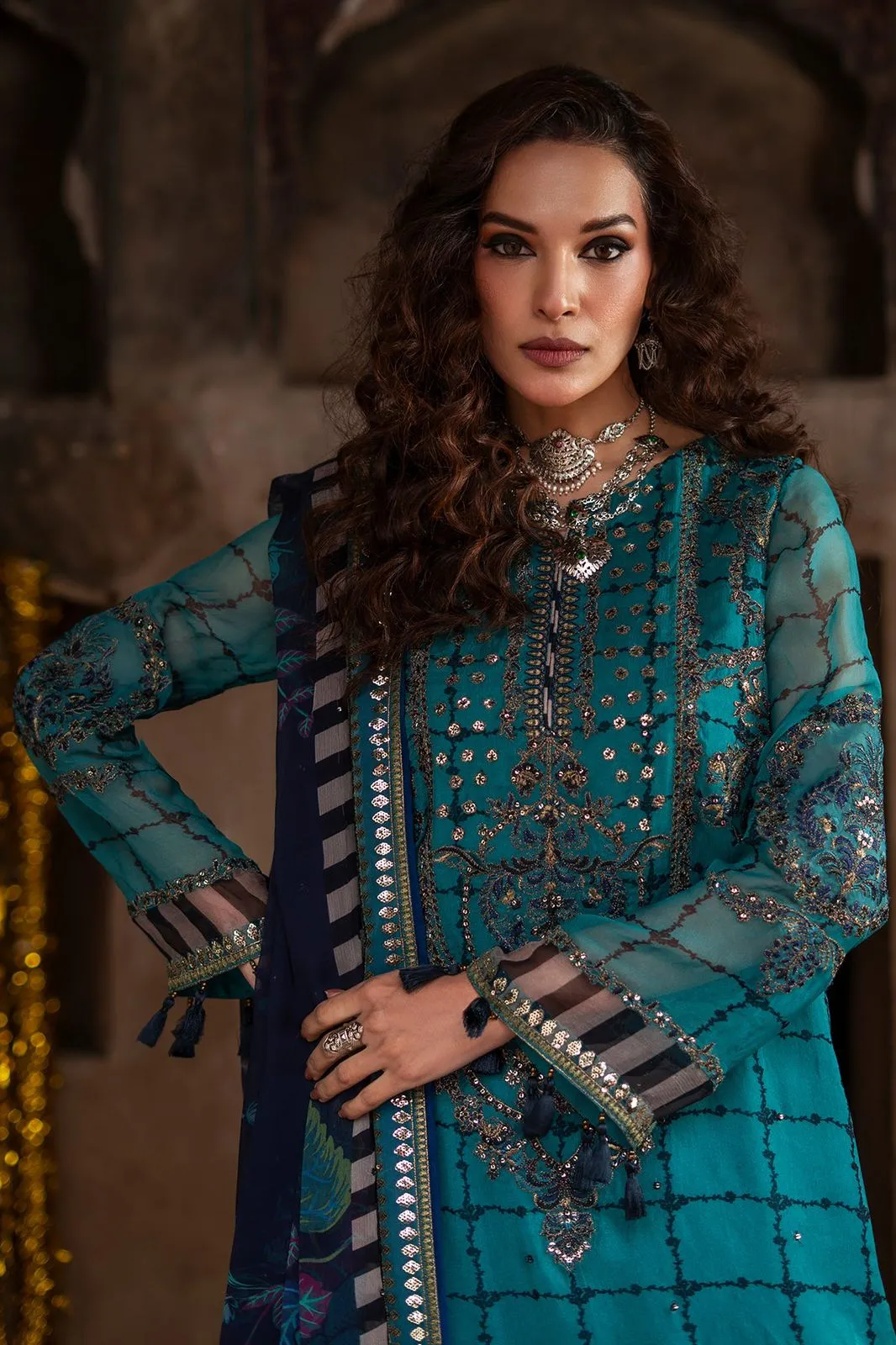 CHARIZMA VASAL