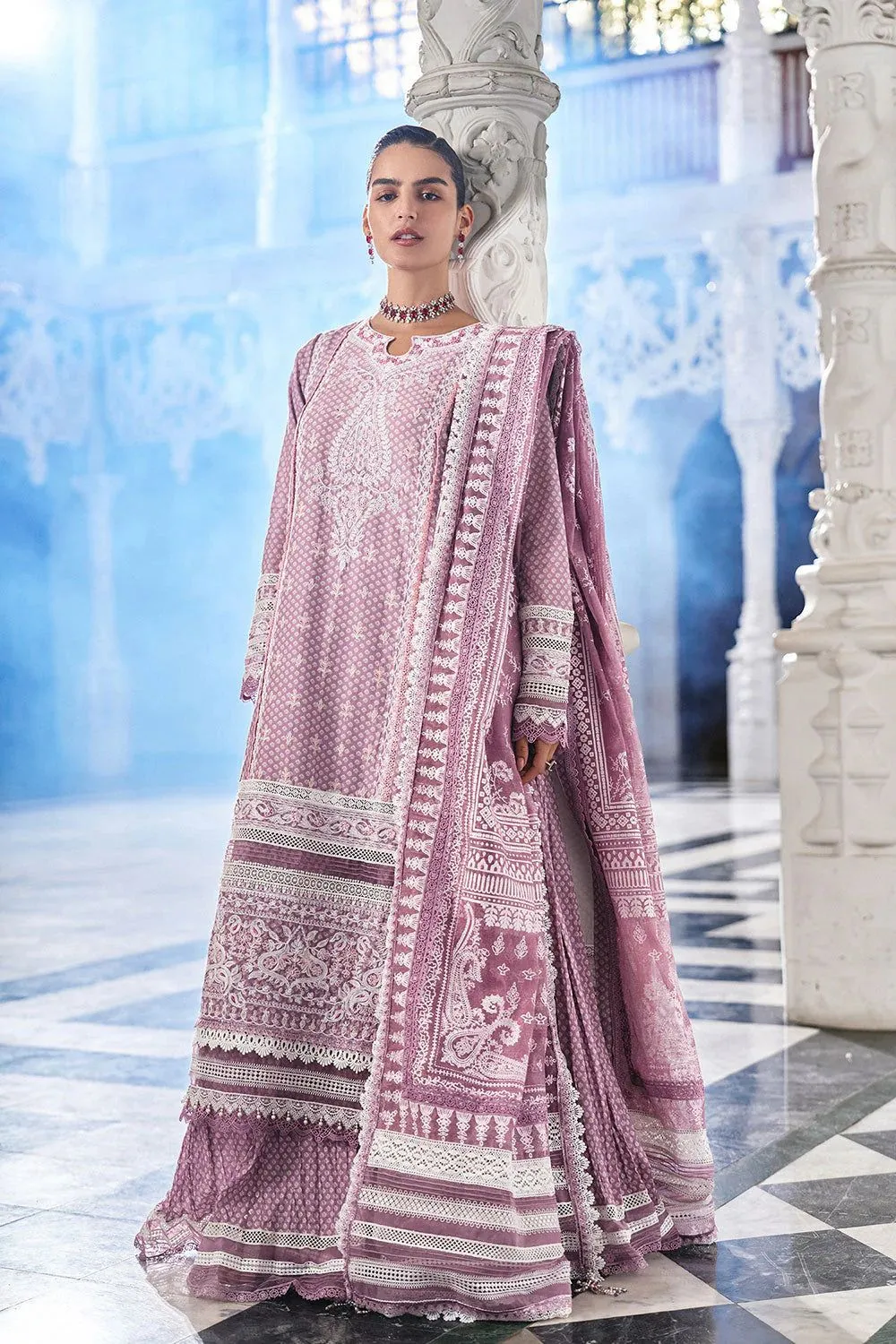SOBIA NAZIR LUXURY LAWN