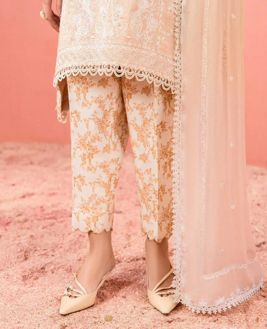 REPUBLIC WOMENSWEAR PREMIUM PRET
