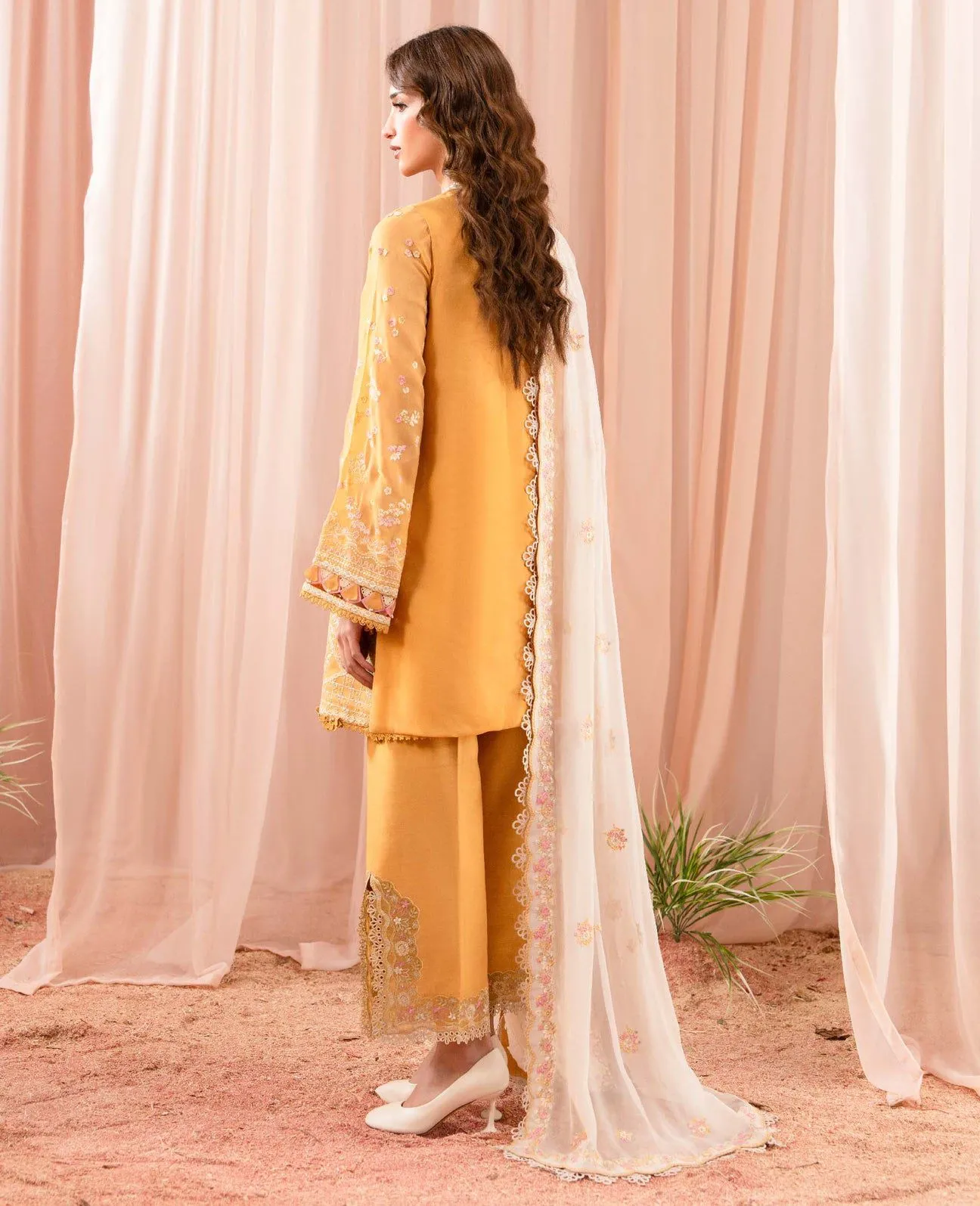 REPUBLIC WOMENSWEAR PREMIUM PRET