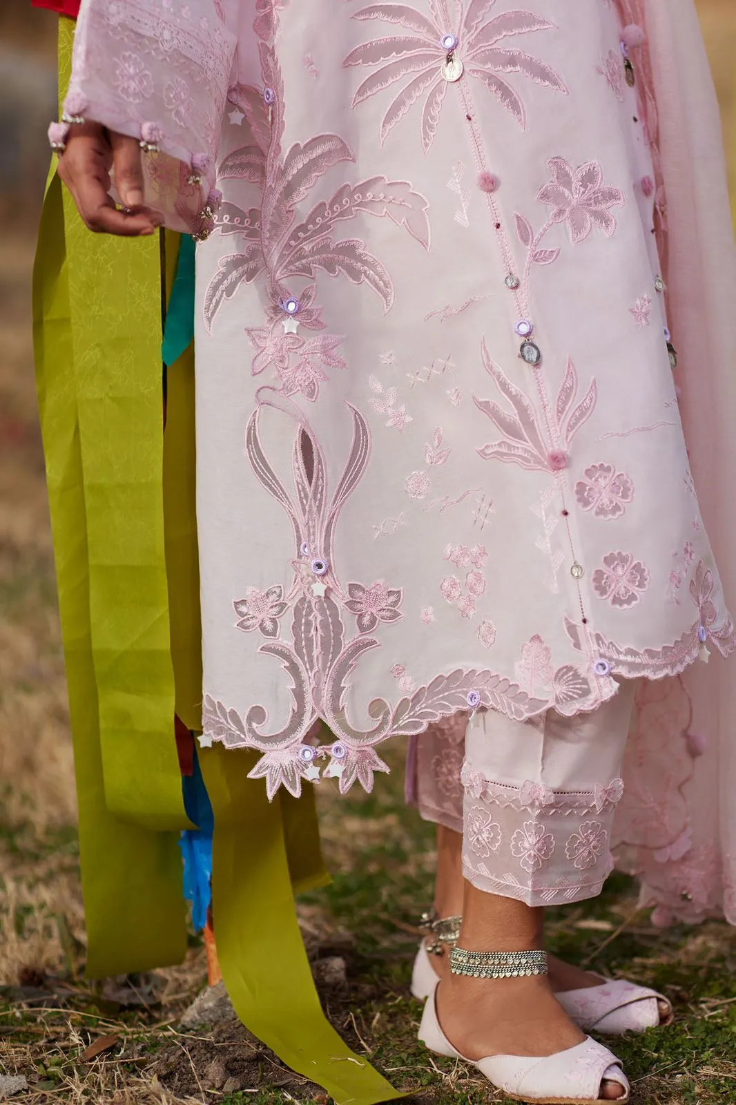 ZAHA Meili Unstitched