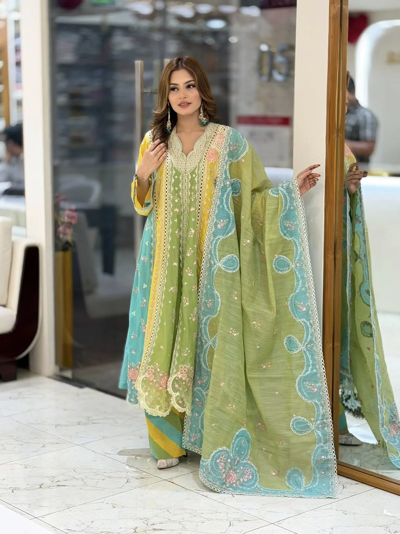 BIN ILYAS Mashriq La-Donna stitched