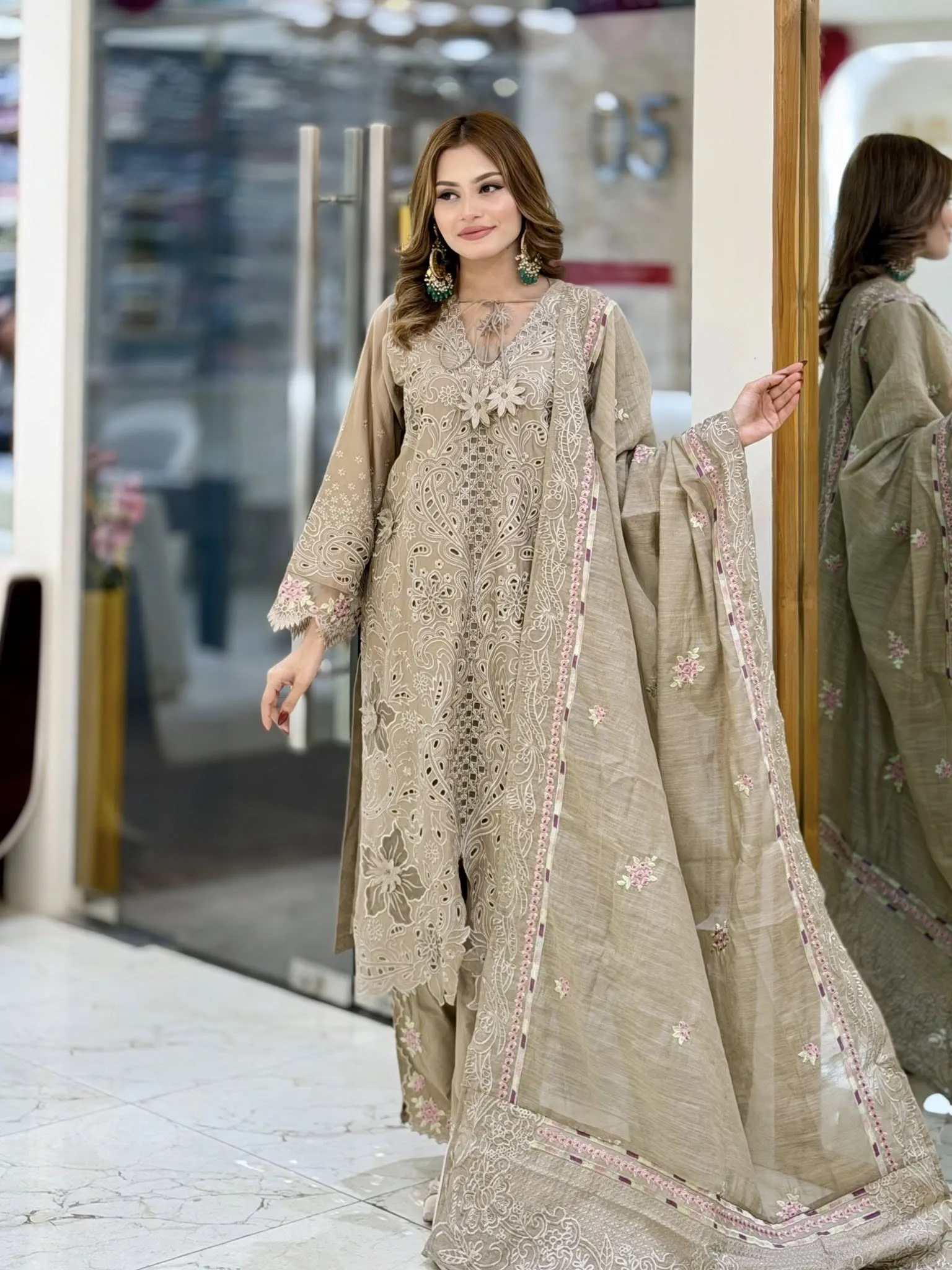 BIN ILYAS Mashriq La-Donna stitched
