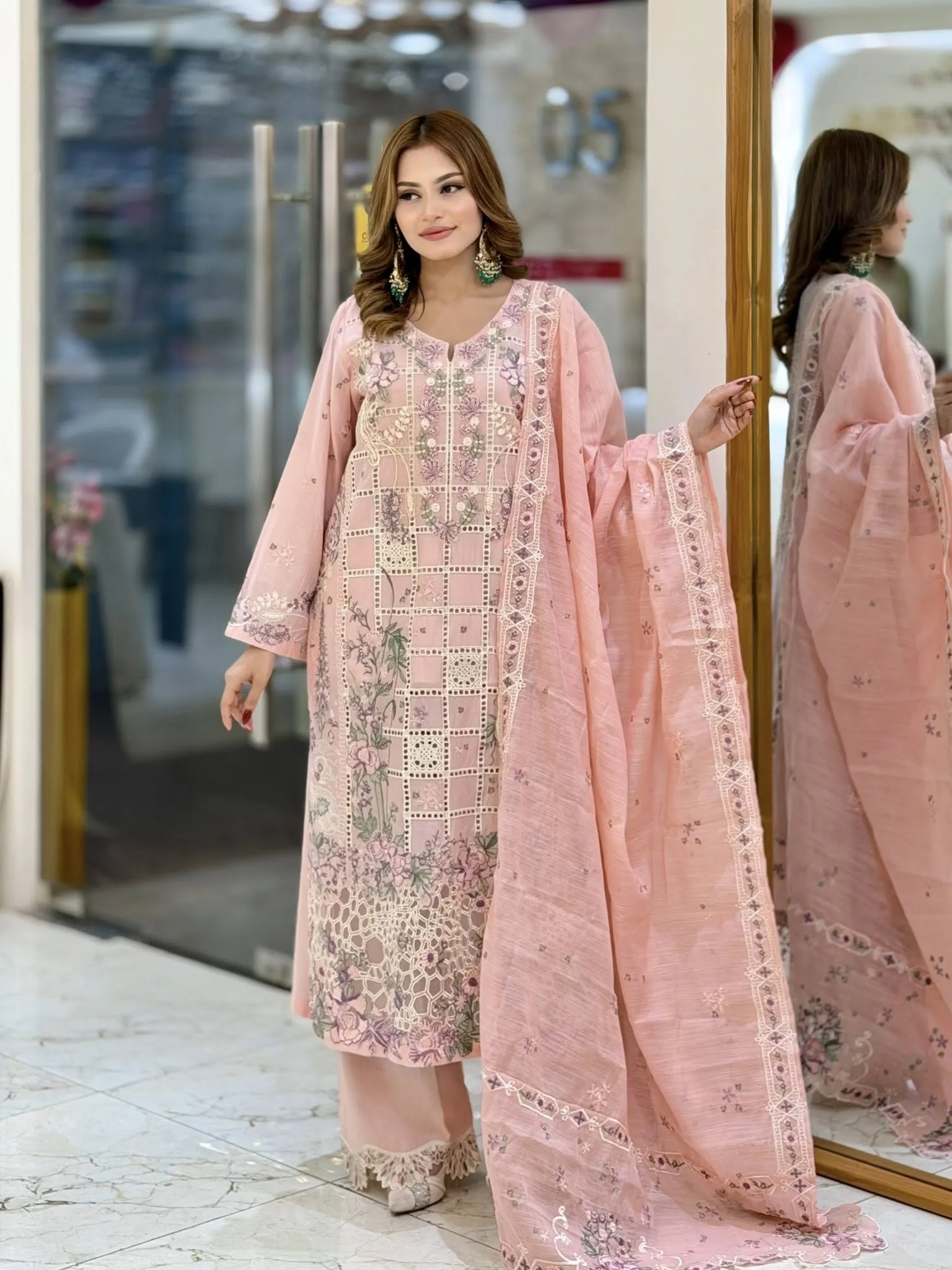 BIN ILYAS Mashriq La-Donna stitched
