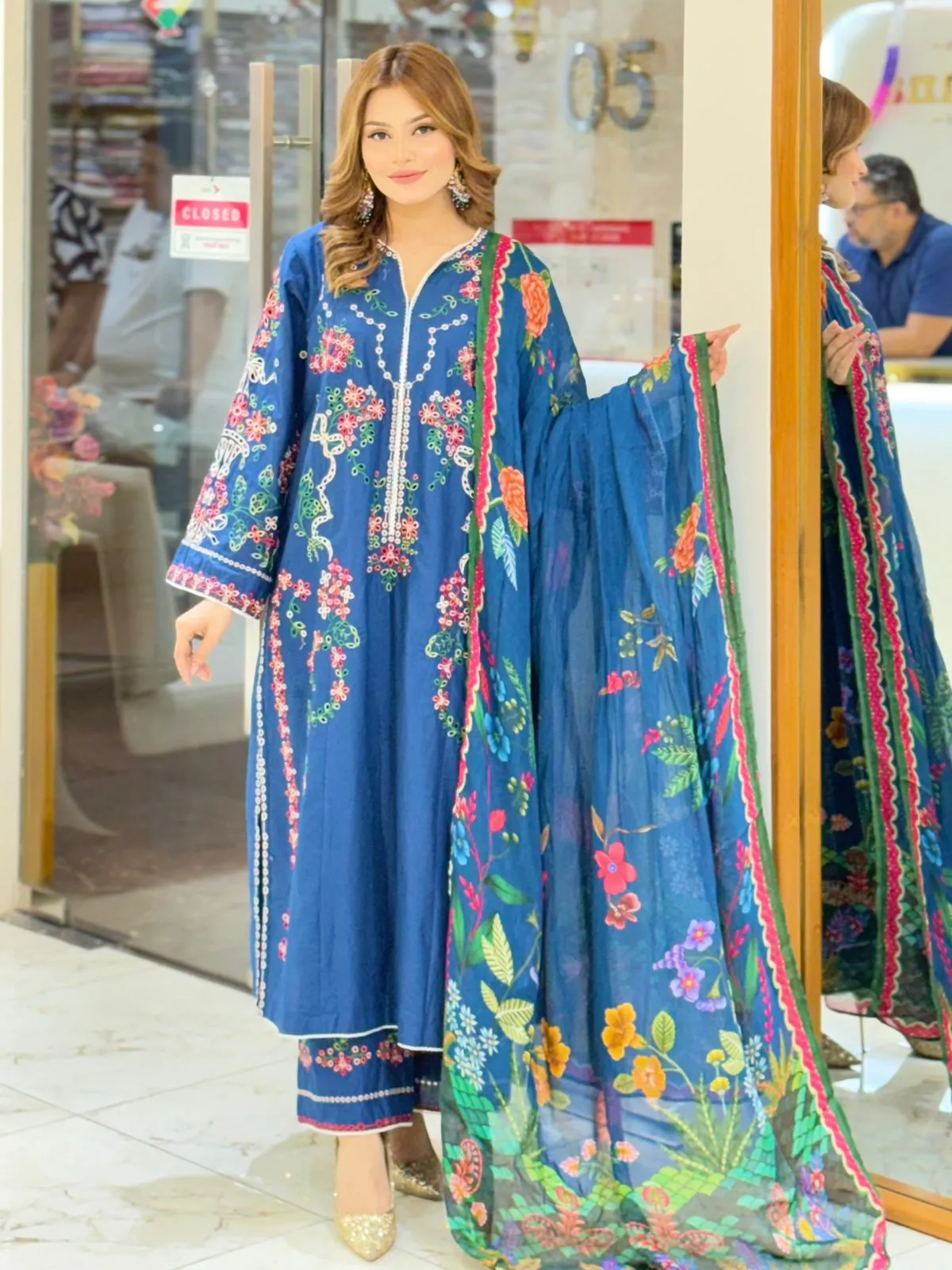 JUGNU la donna stitch