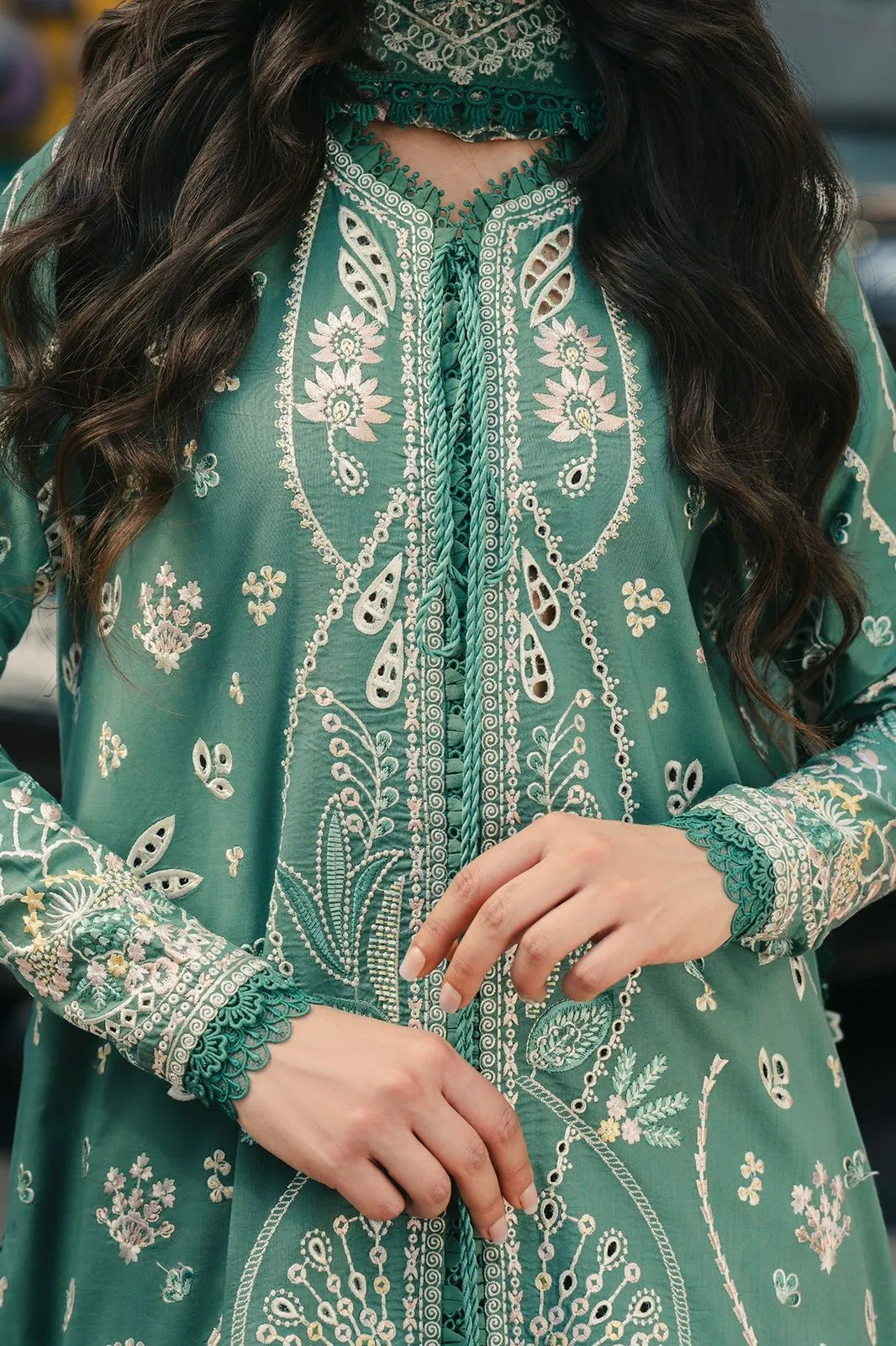 AFROZEH MULAQAAT