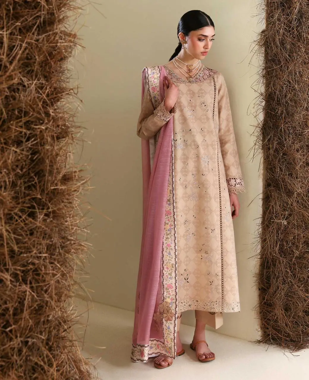 REPUBLIC WOMENSWEAR Embroidery Pret