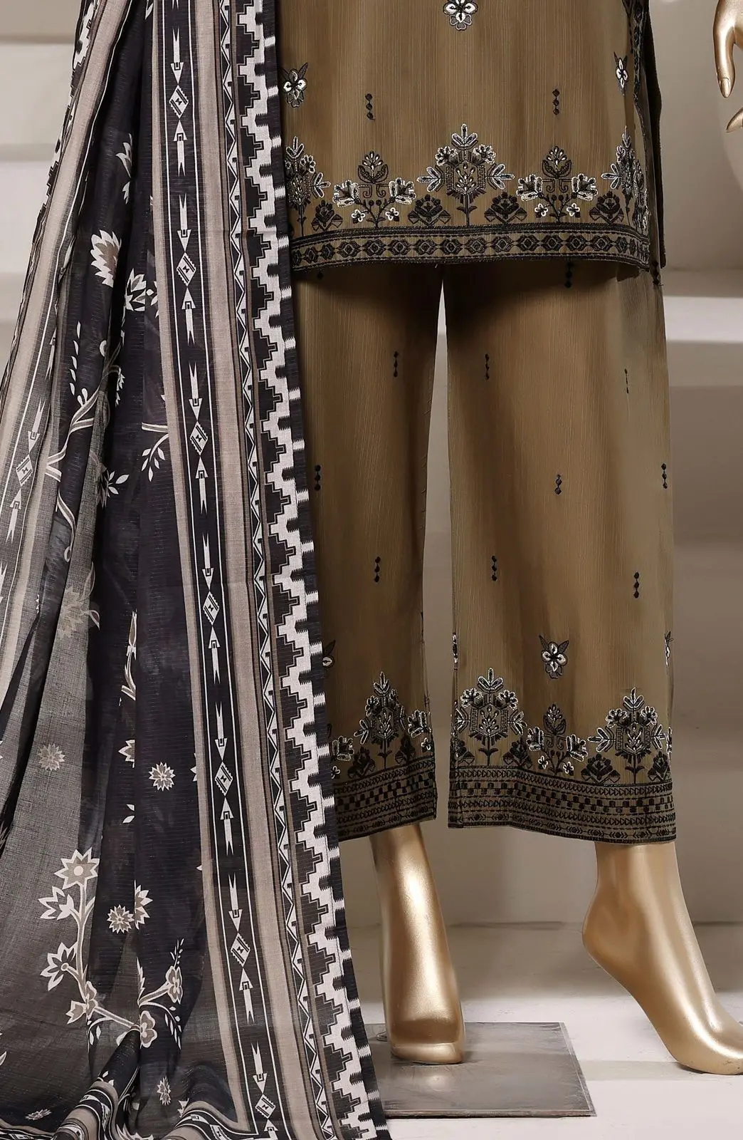 SADABAHAR EMBROIDERED EID COLLECTION 26 