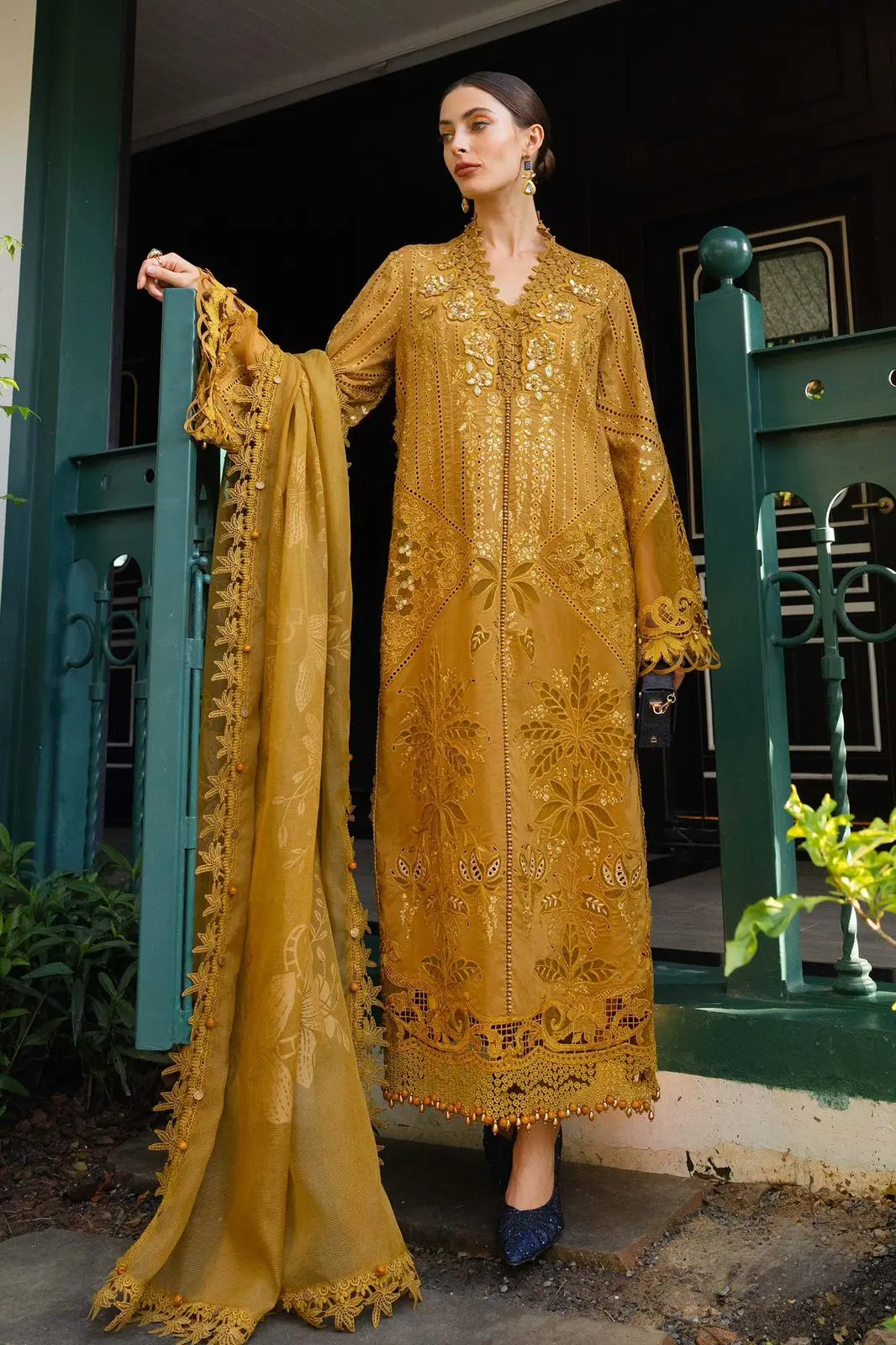 MARIA B LUXURY LAWN