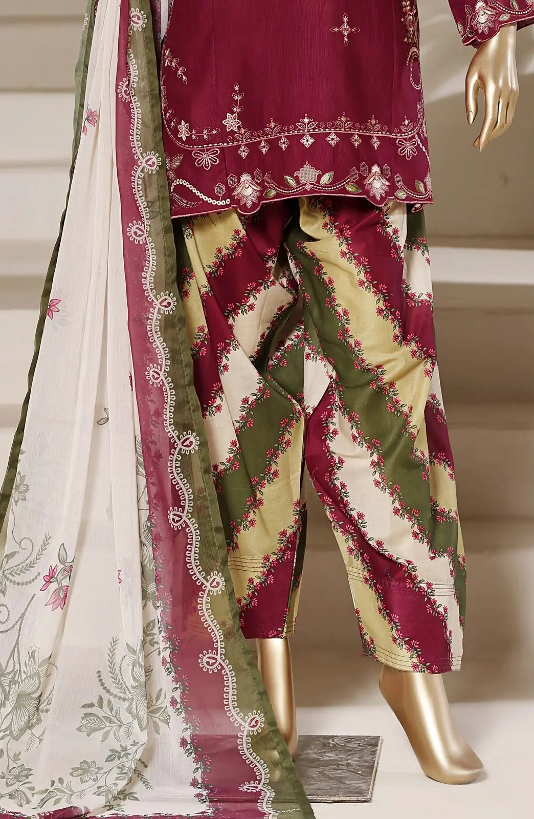 SADABAHAR Eclair Embroidery