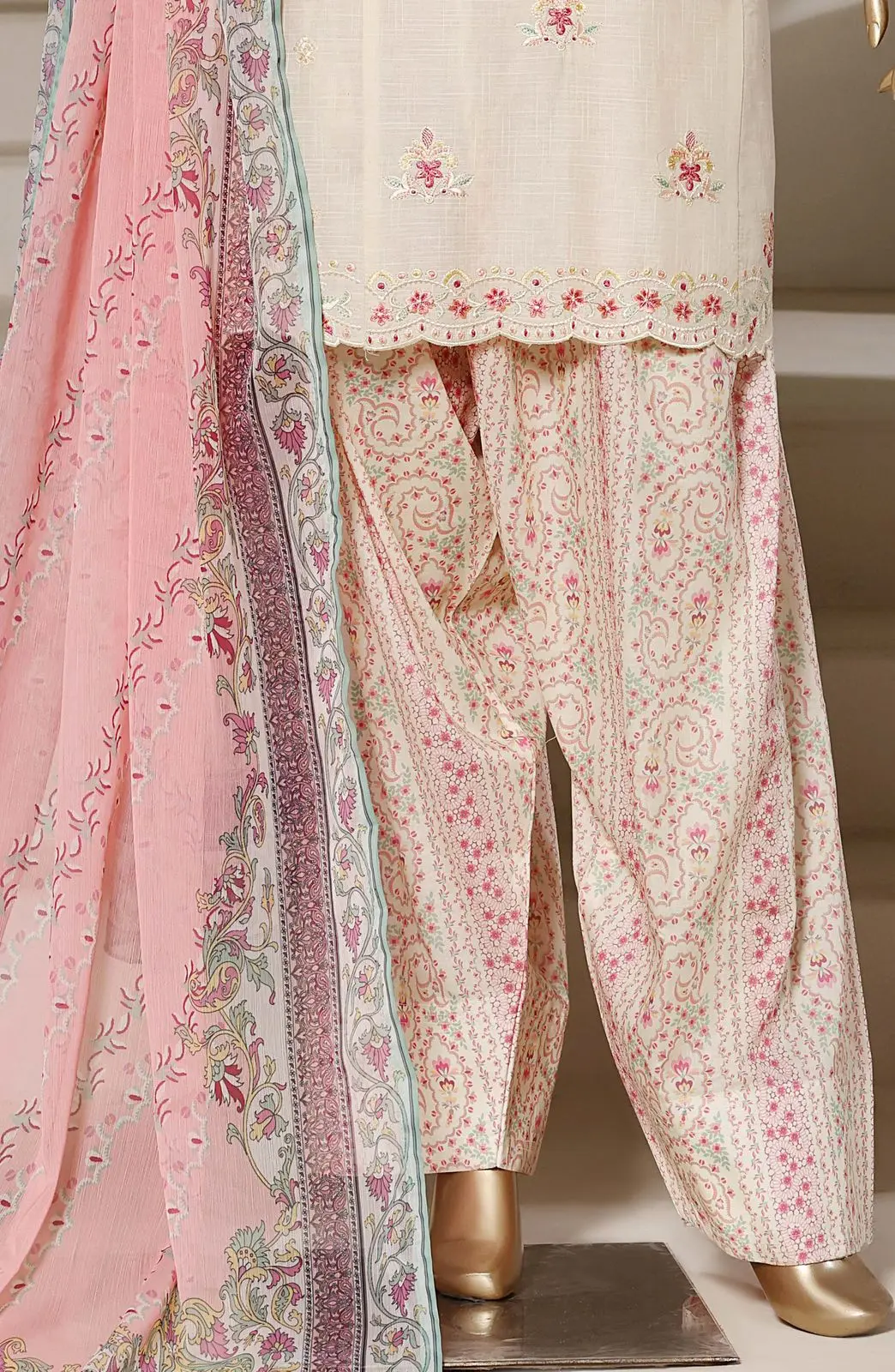 SADABAHAR Eclair Embroidery