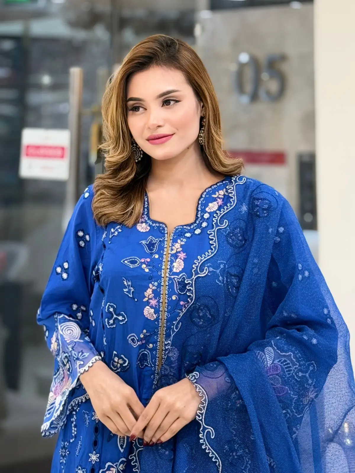 QALAMKAR (LA-DONNA STITCHED)
