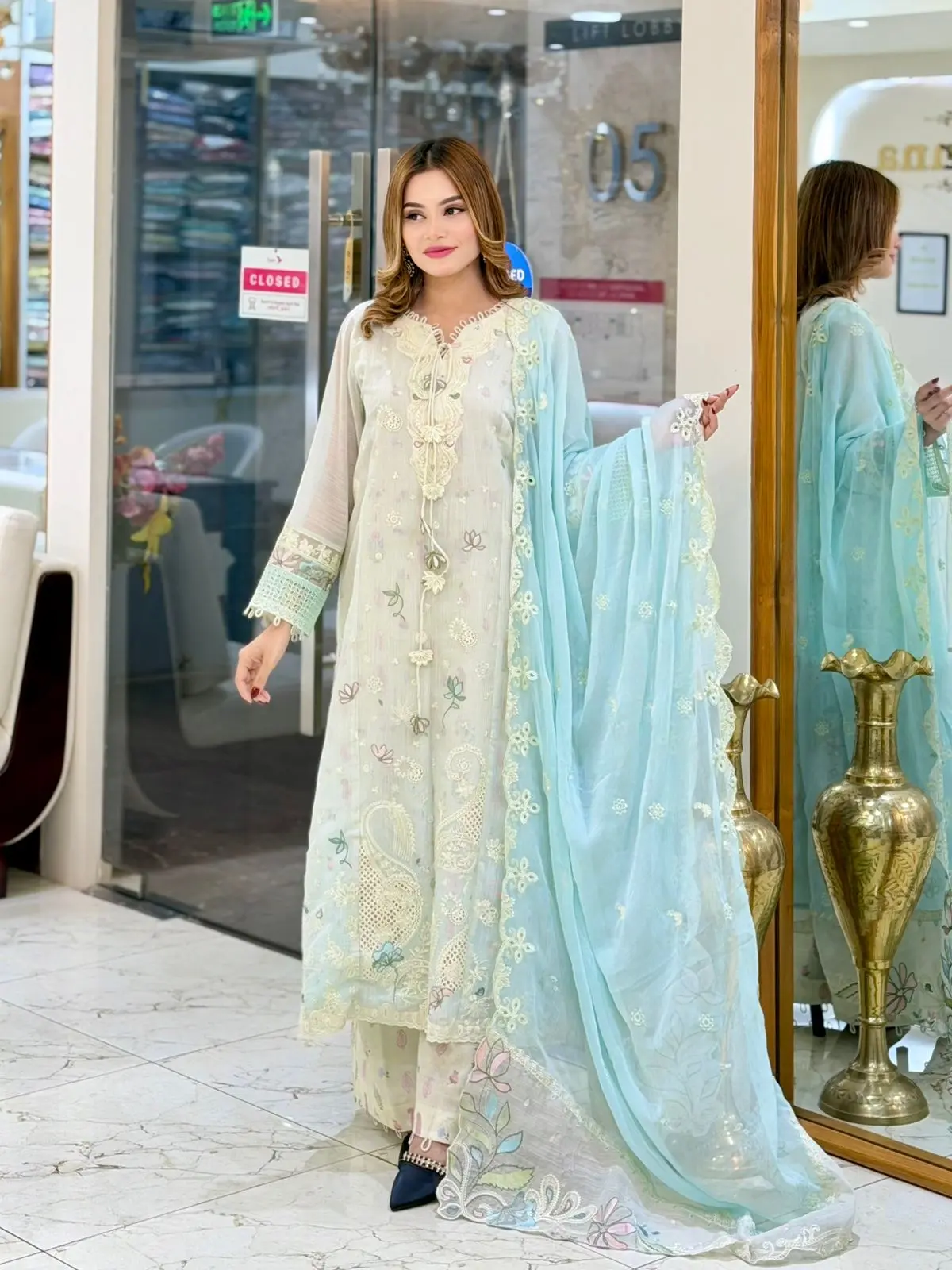 QALAMKAR (LA-DONNA STITCHED)