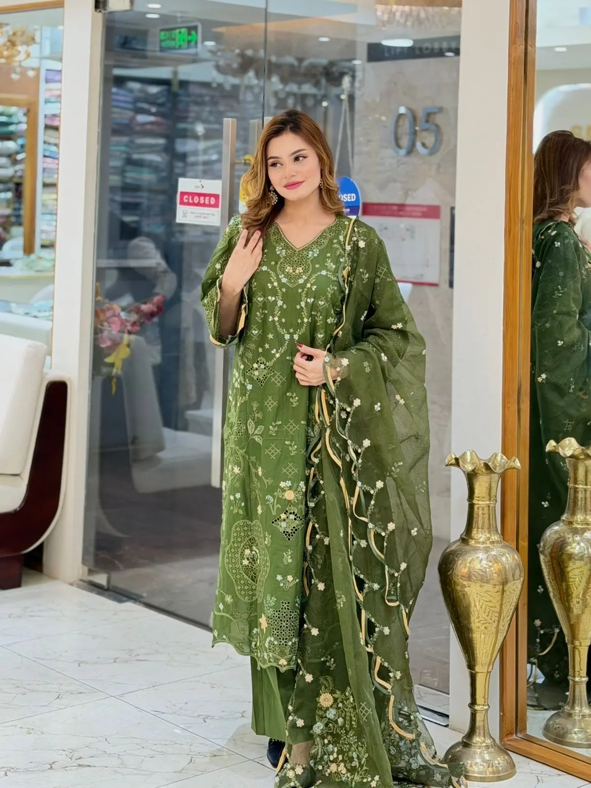 QALAMKAR (LA-DONNA STITCHED)