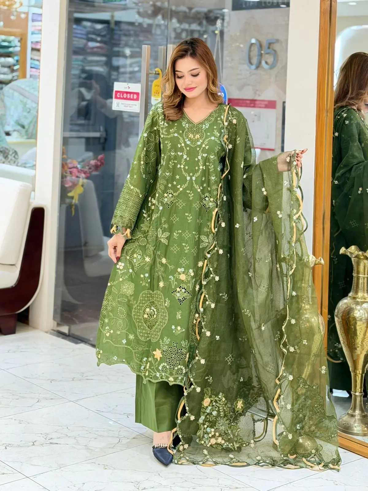 QALAMKAR (LA-DONNA STITCHED)