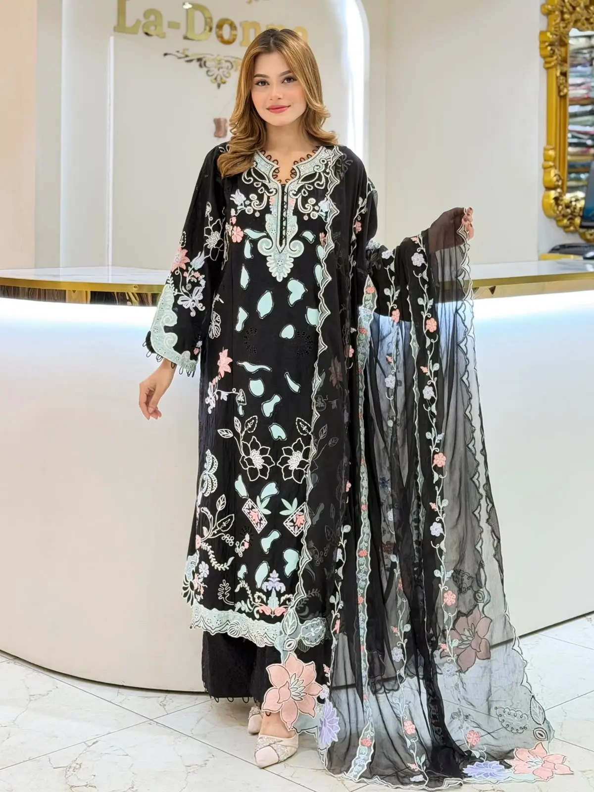 QALAMKAR (LA-DONNA STITCHED)