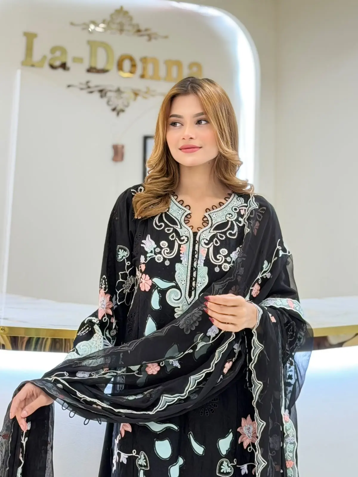 QALAMKAR (LA-DONNA STITCHED)