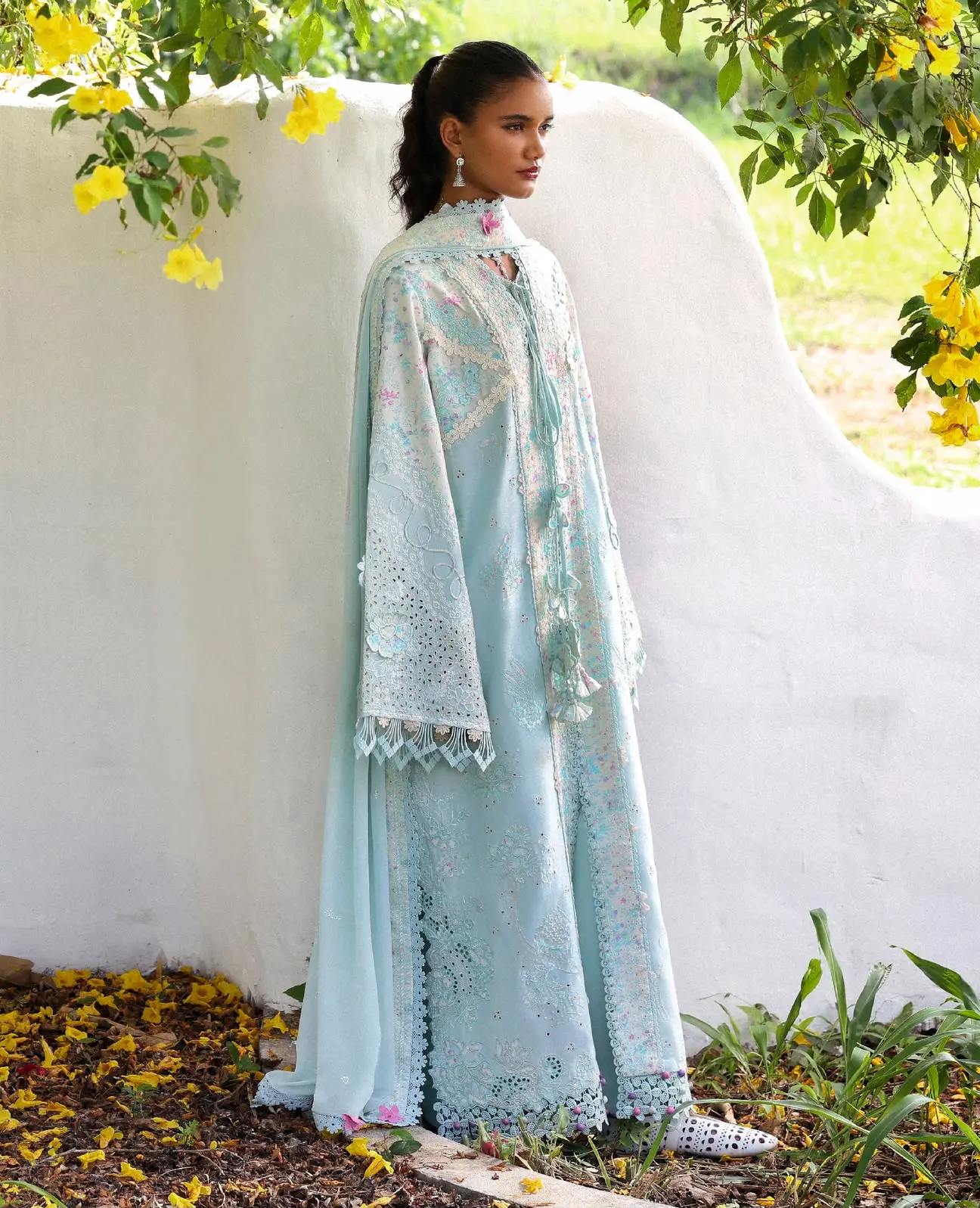 REPUBLIC WOMENSWEAR  Embroidery Pret