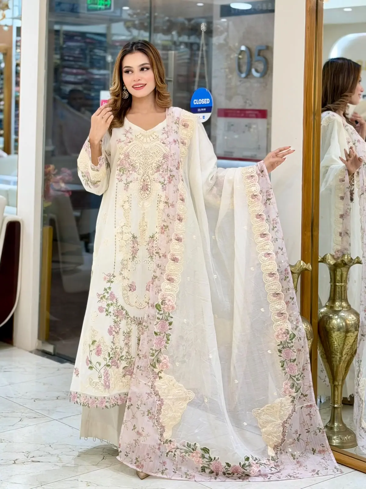 ELAF Luxury (LA-DONNA STITCHED)