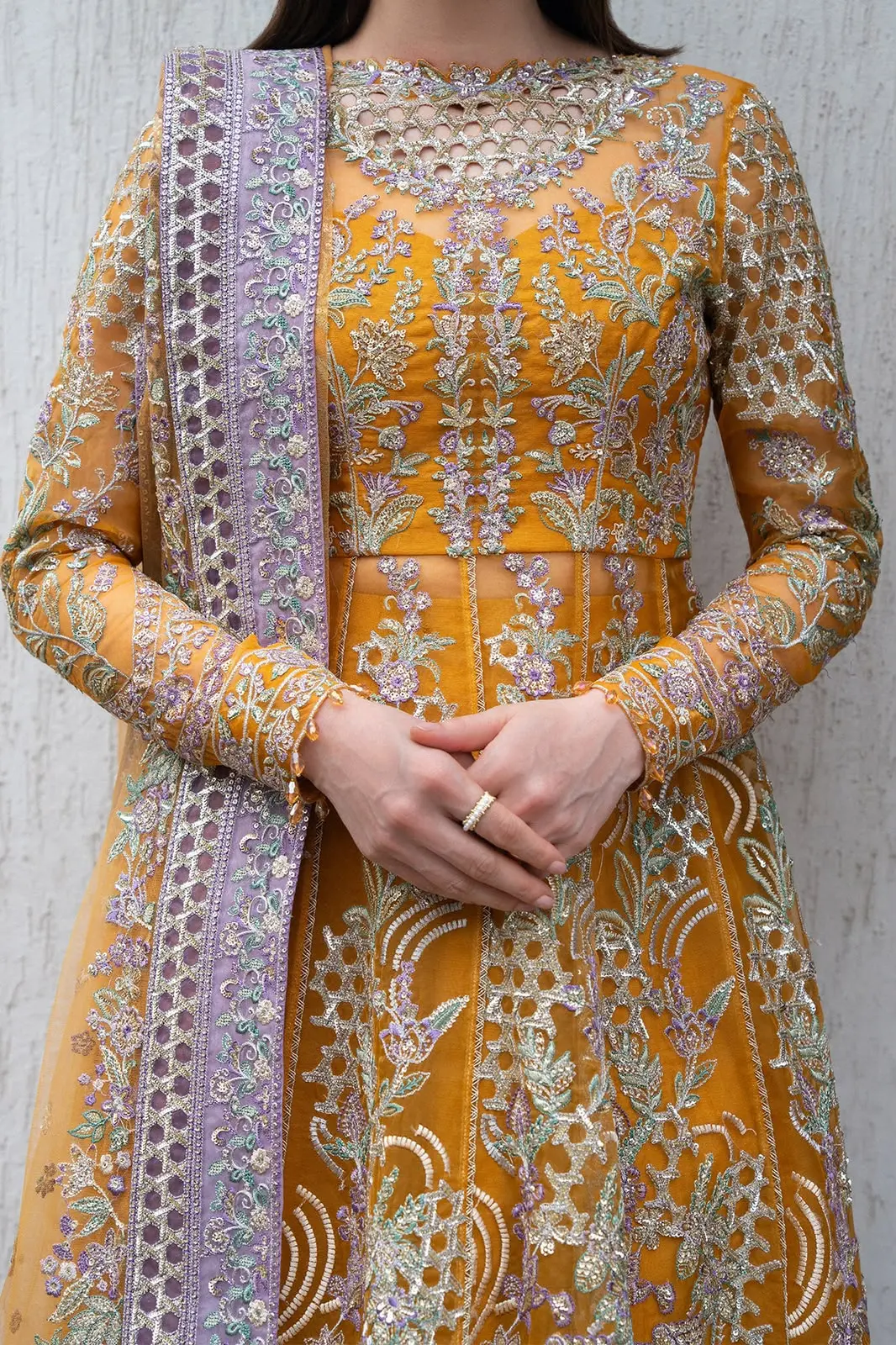 AYZEL PEHLI NAZAR